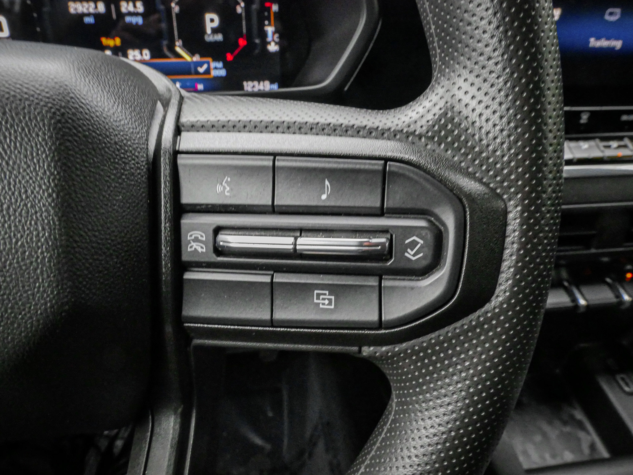 Used 2024 Chevrolet Colorado W/T RWD image 20