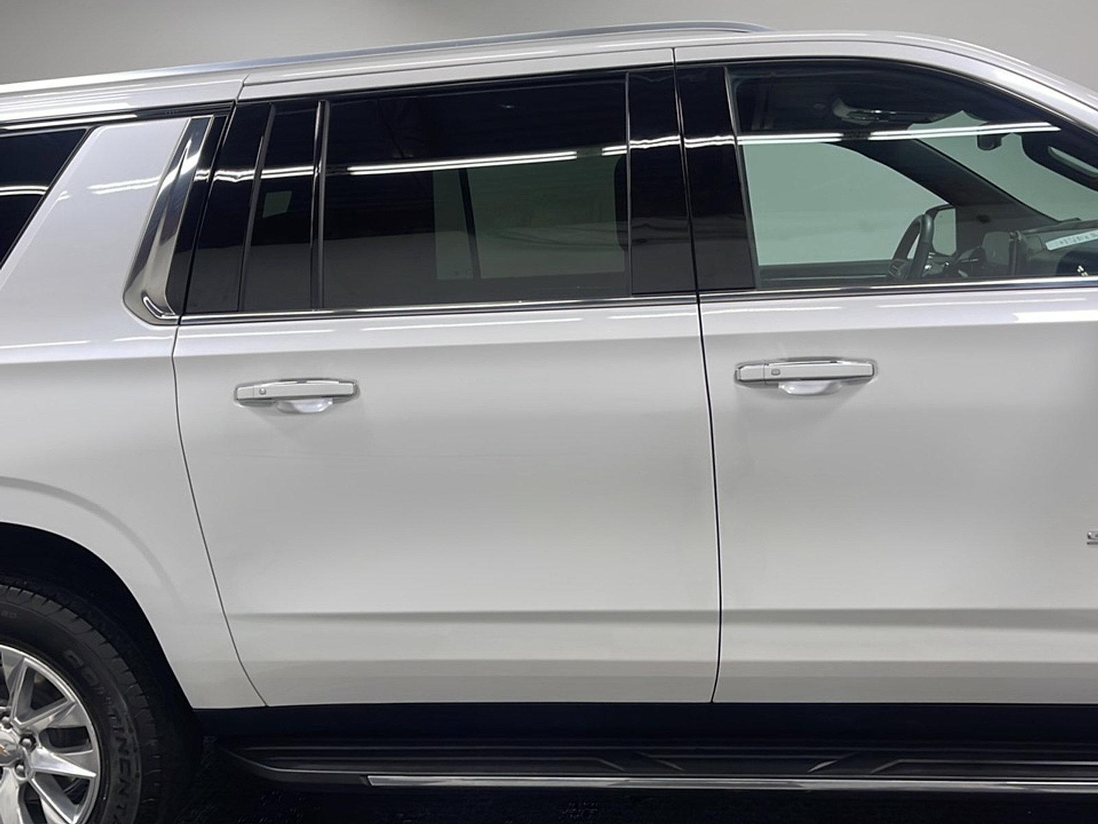 Used 2025 Chevrolet Suburban Premier AWD/4WD image 21