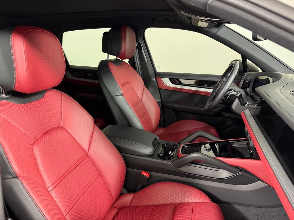 Certified 2025 Porsche Cayenne S AWD/4WD image 16