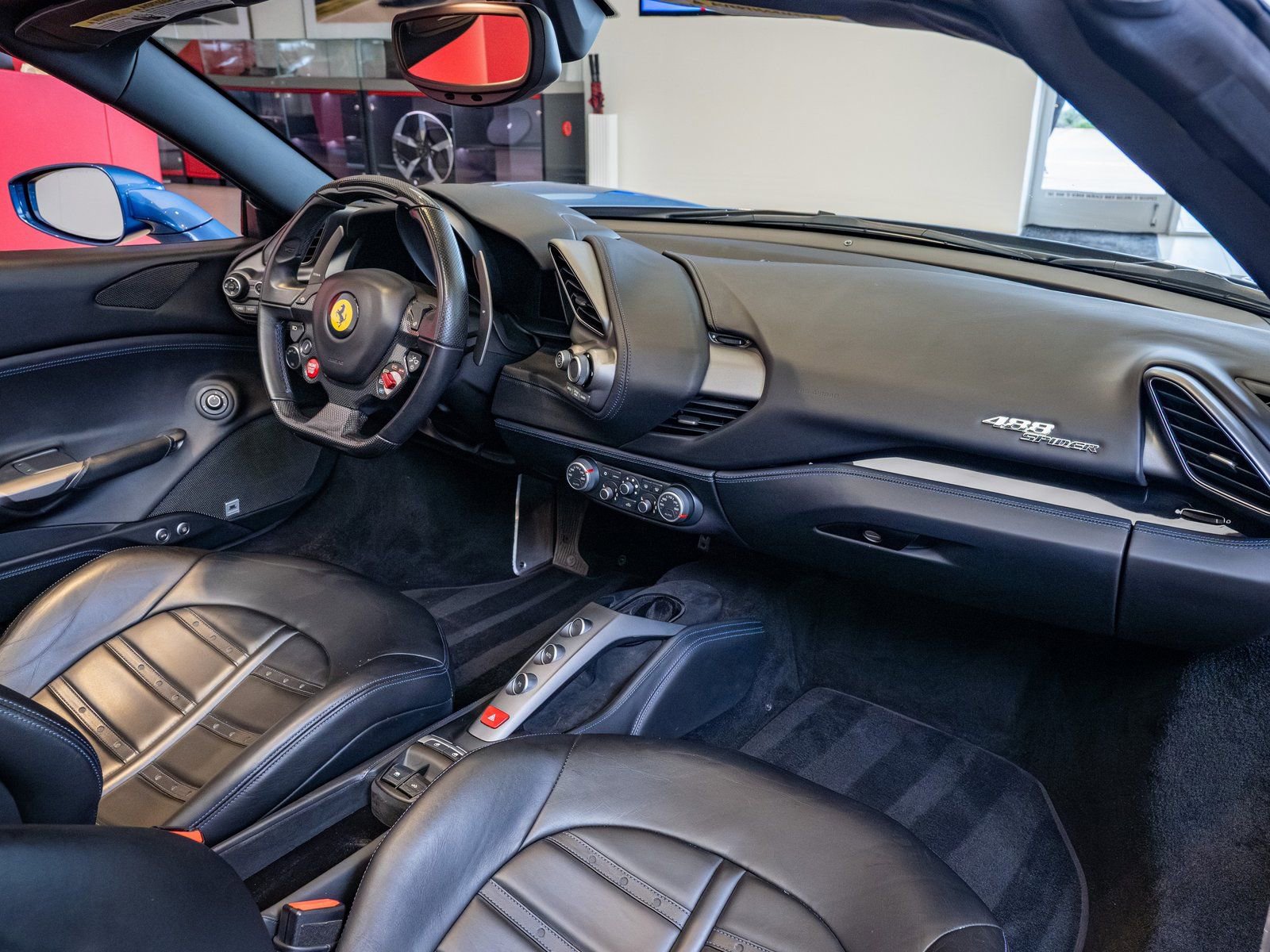 Used 2017 Ferrari 488 Spider image 17