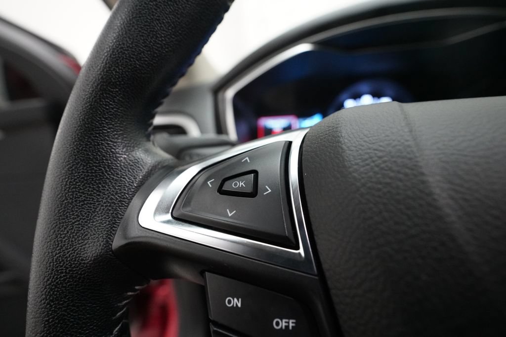 Used 2020 Ford Fusion SE w/ Equipment Group 151A FWD image 17
