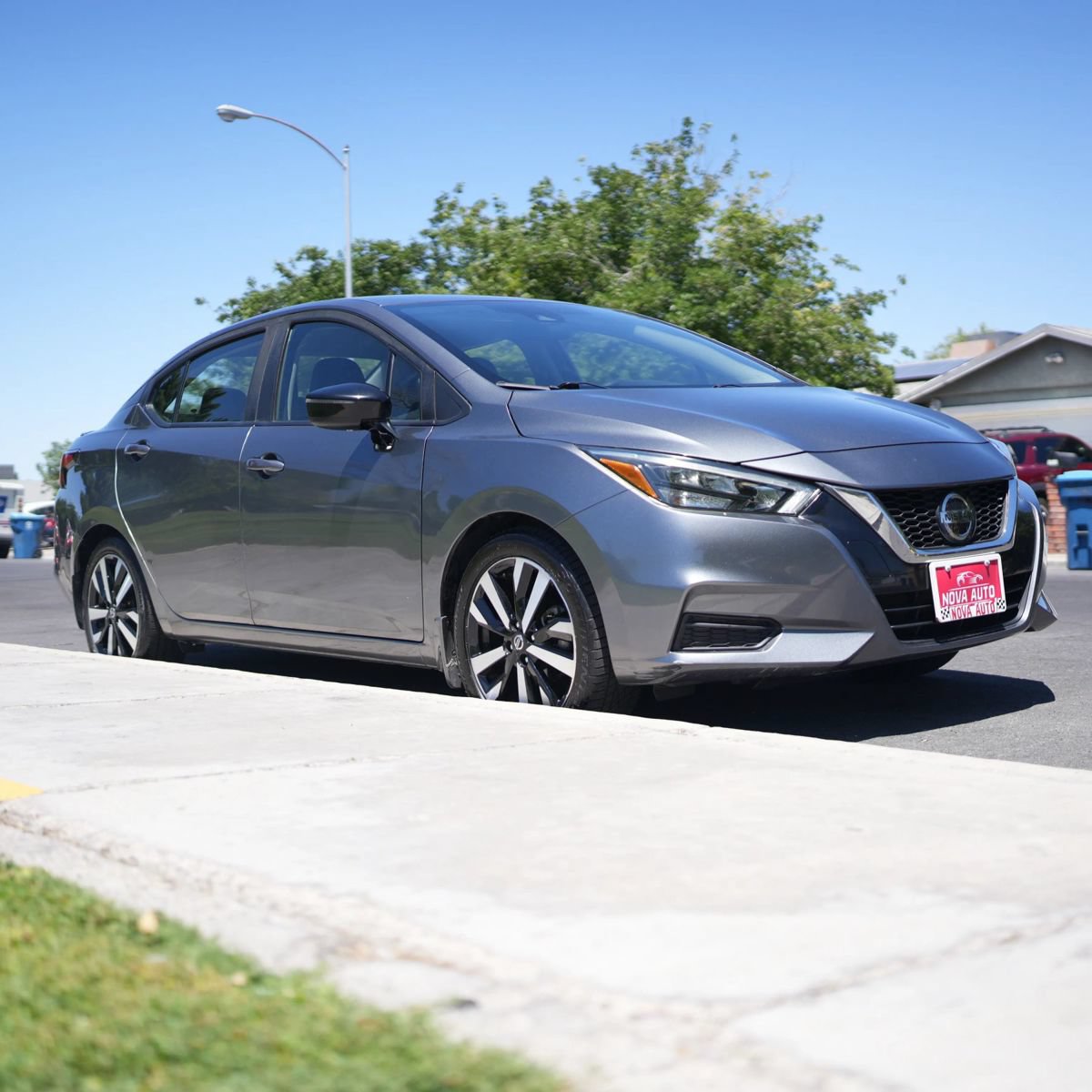 Used 2022 Nissan Versa SR w/ Convenience Package FWD image 16