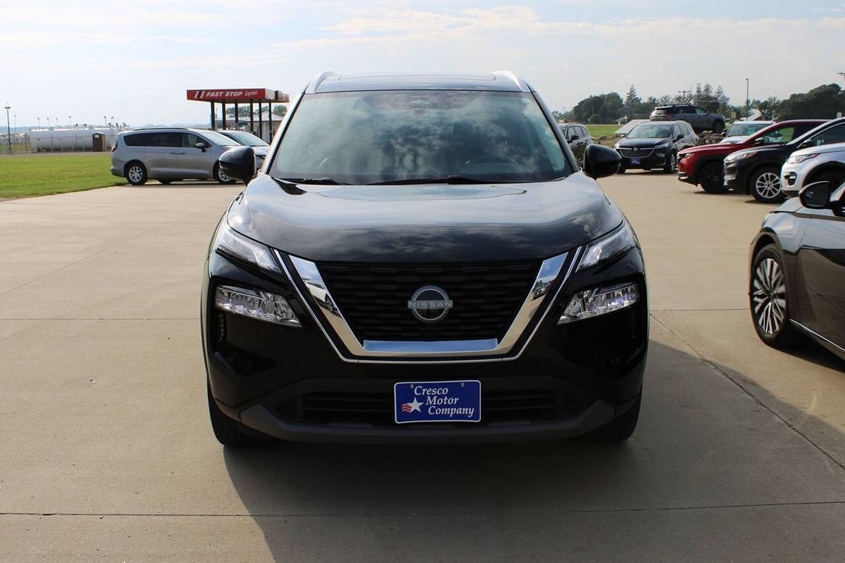 Used 2022 Nissan Rogue SV w/ SV Premium Package AWD/4WD image 2
