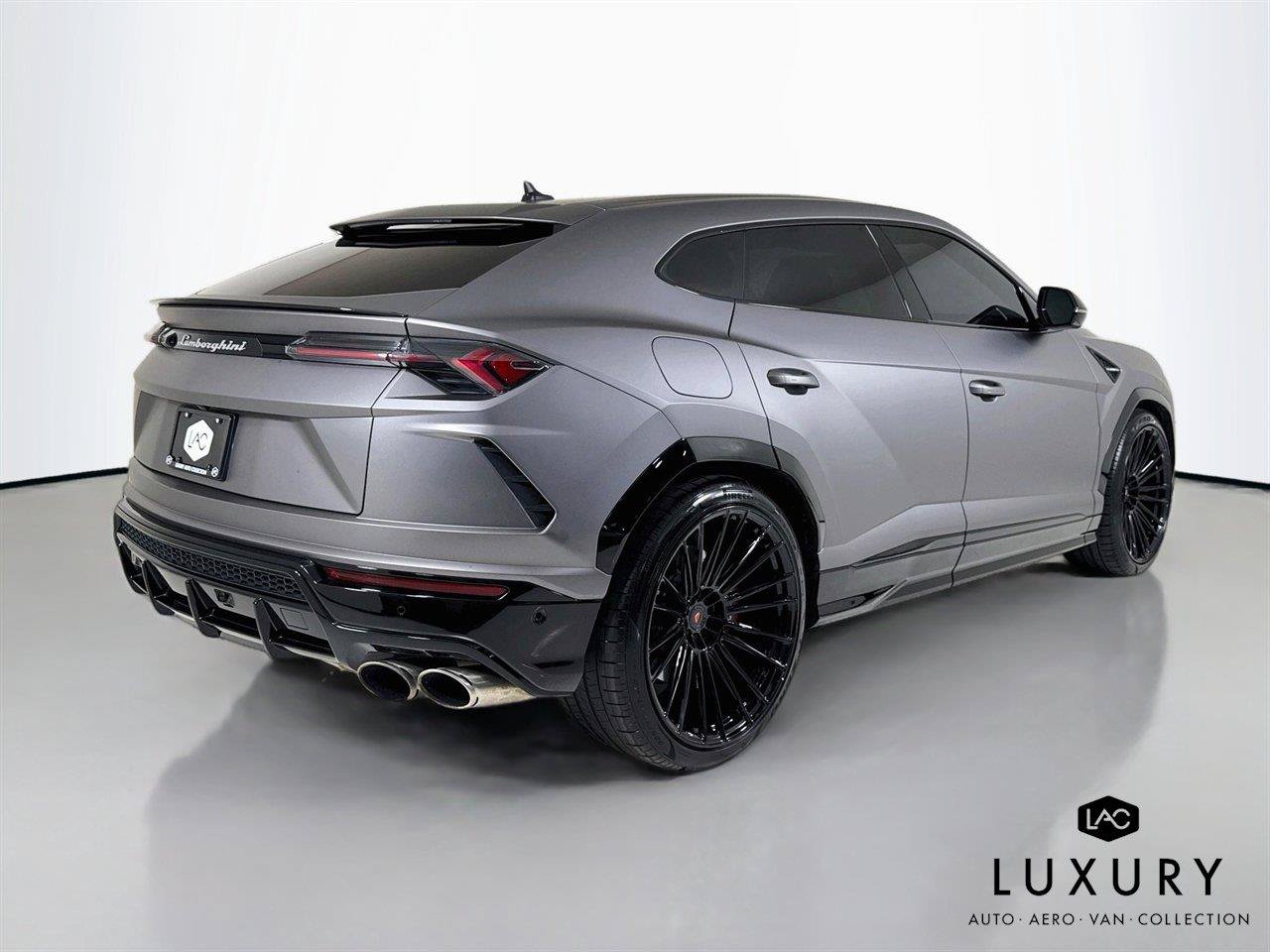 Used 2022 Lamborghini Urus AWD/4WD image 5