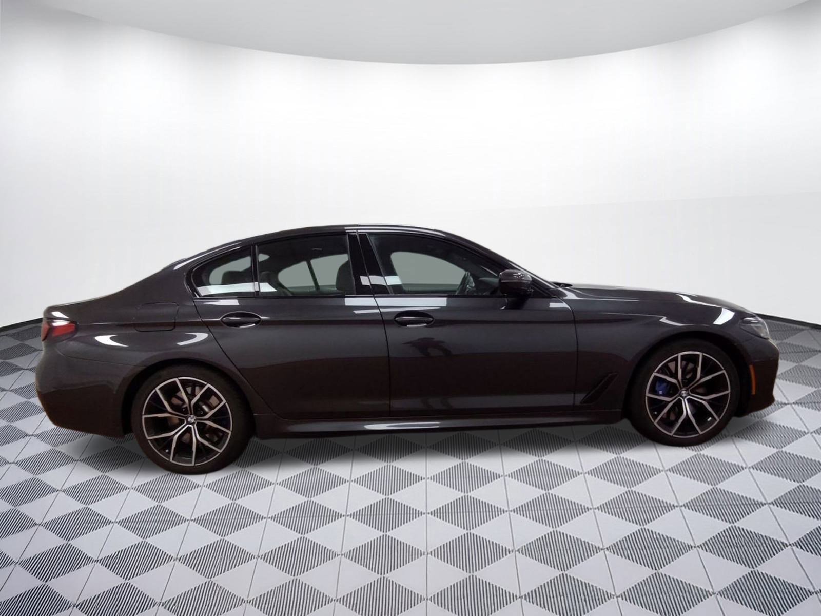 Used 2022 BMW 540i xDrive w/ M Sport Package image 8