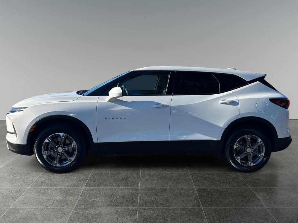 Used 2025 Chevrolet Blazer LT image 4