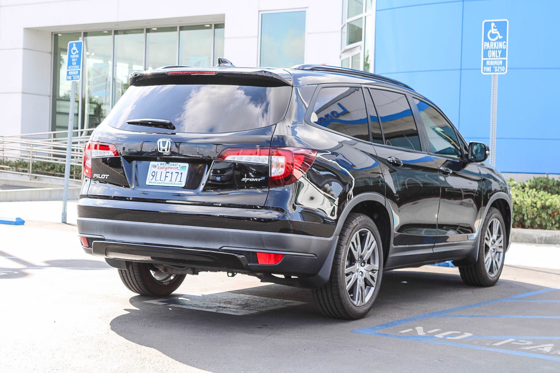 Used 2022 Honda Pilot Sport image 7