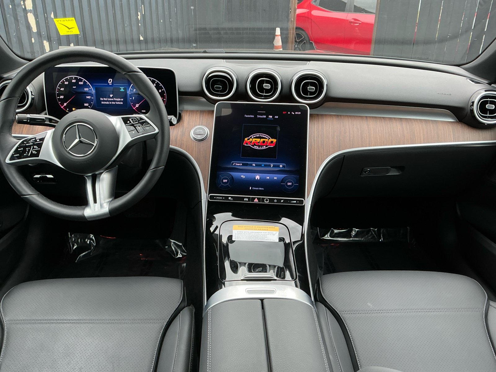 Used 2025 Mercedes-Benz C 300 Sedan image 15