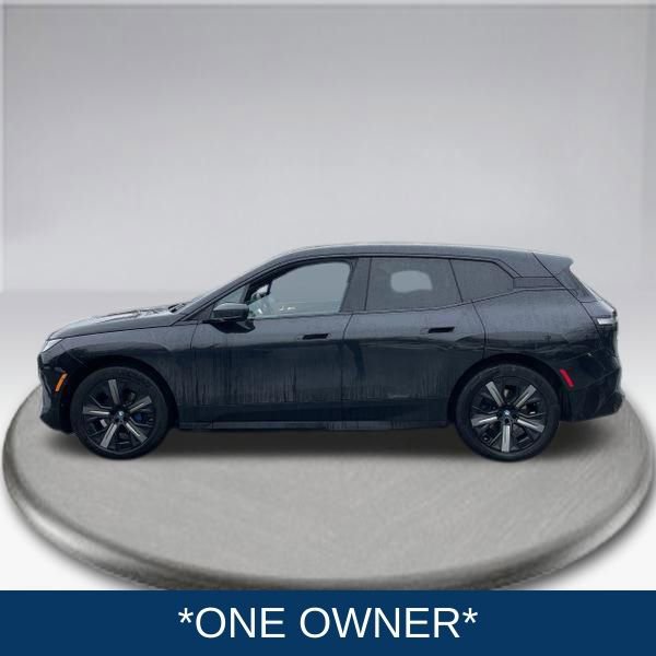 Used 2024 BMW iX xDrive50 w/ Premium Package image 3