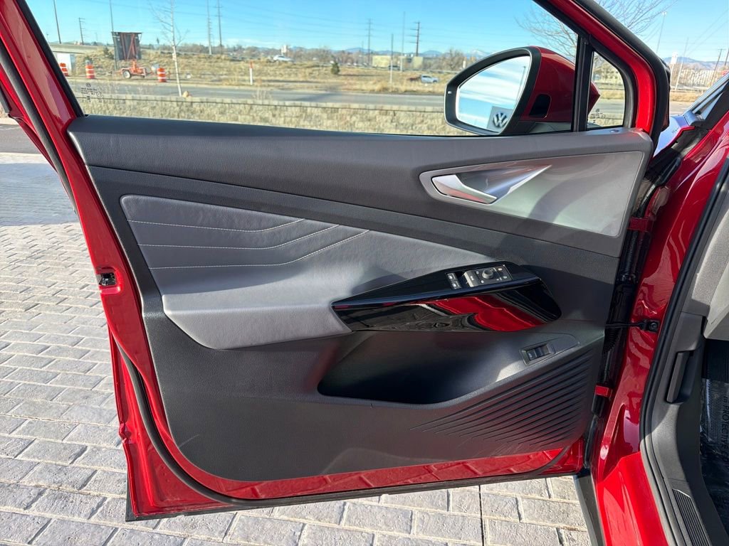Used 2023 Volkswagen ID.4 Pro S Plus image 12