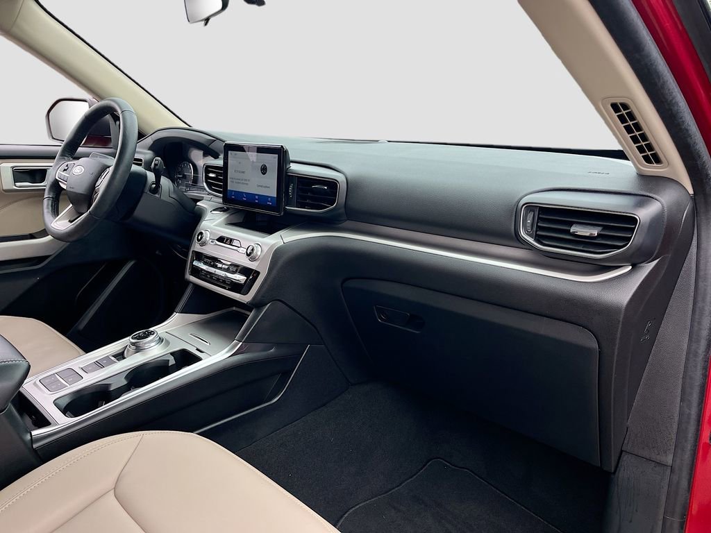 Used 2022 Ford Explorer XLT w/ Equipment Group 202A image 29