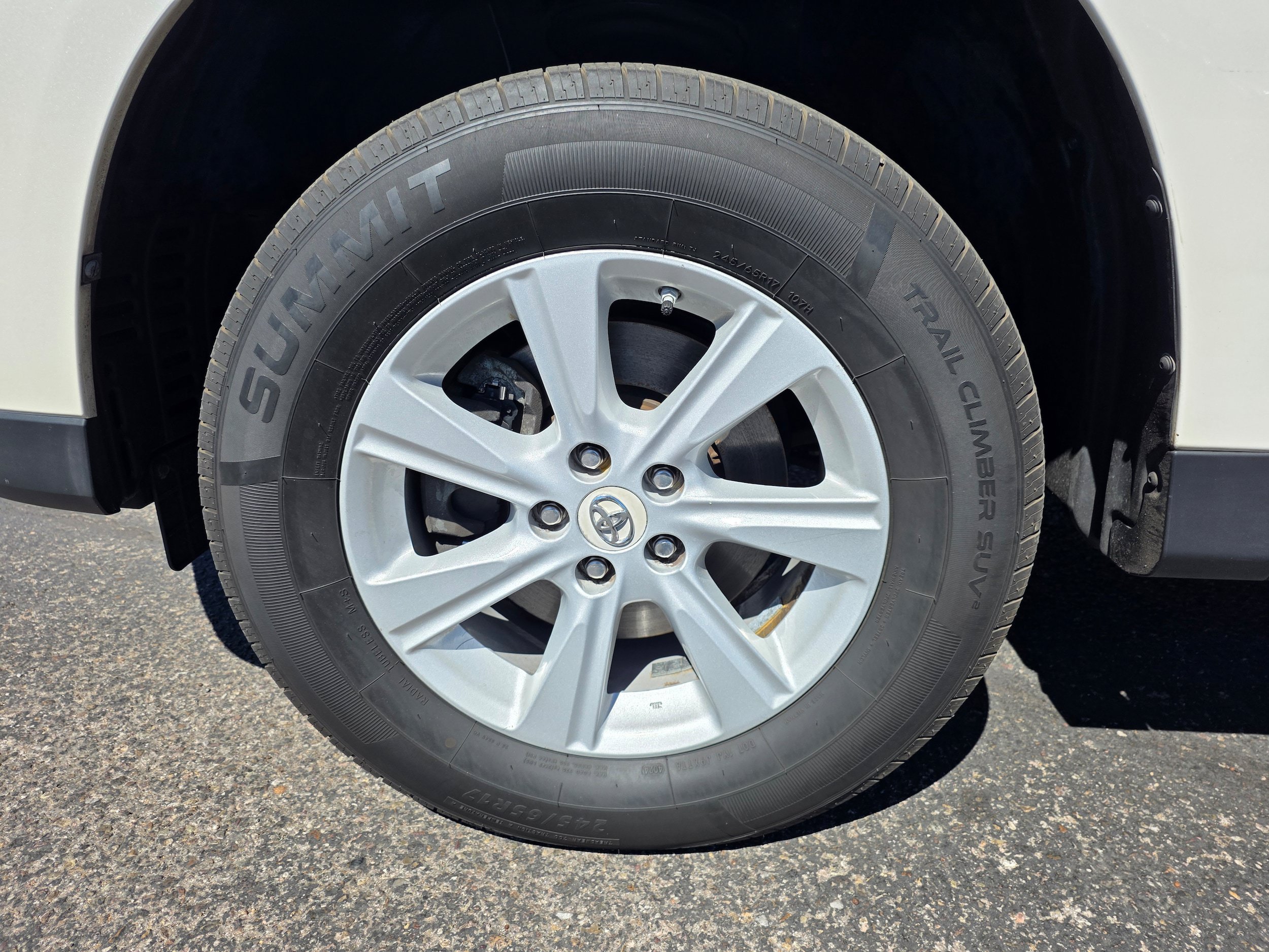 Used 2012 Toyota Highlander FWD w/ Tech Pkg image 11