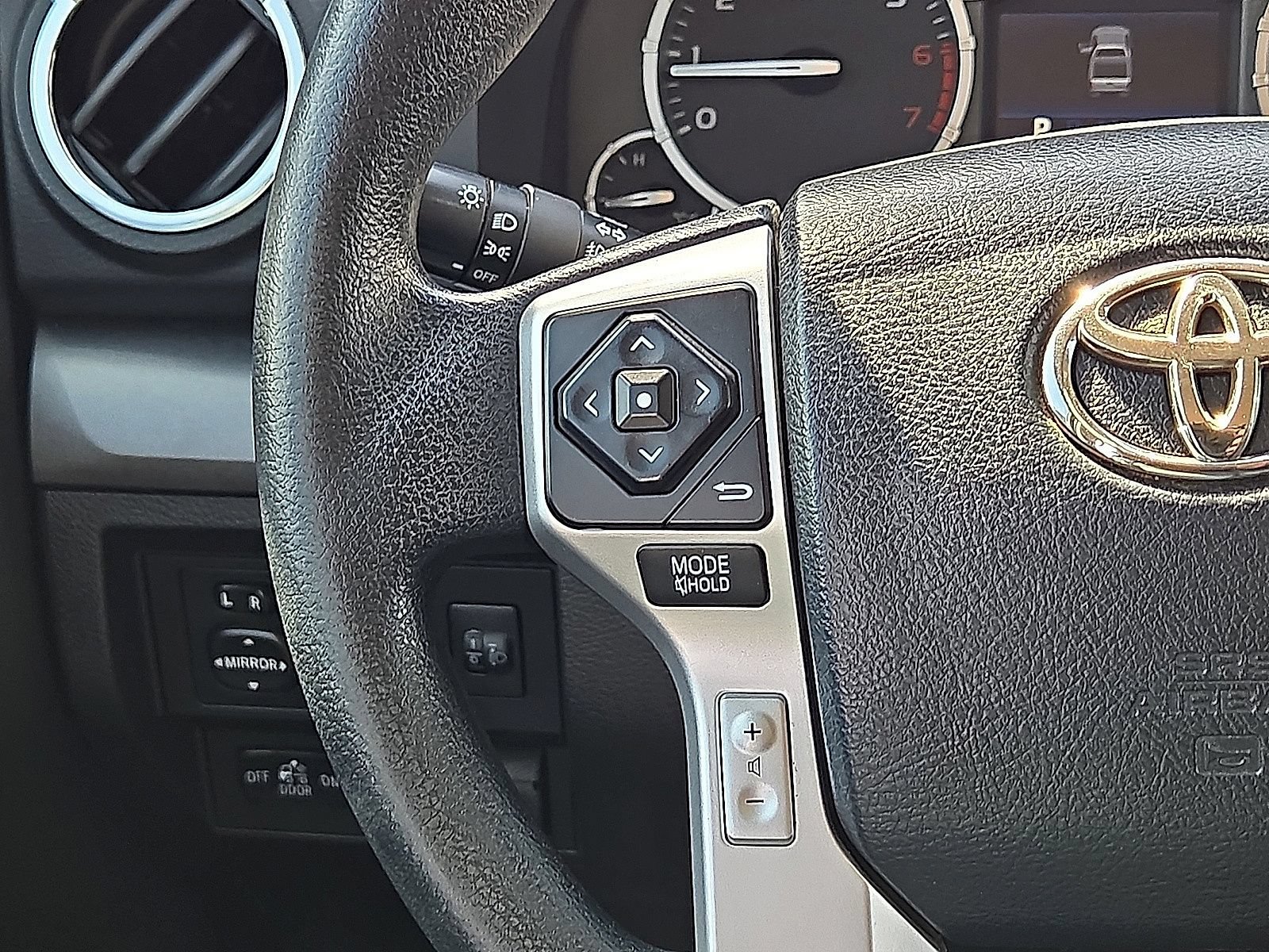 Used 2014 Toyota Tundra SR5 w/ SR5 Upgrade Package RWD image 16
