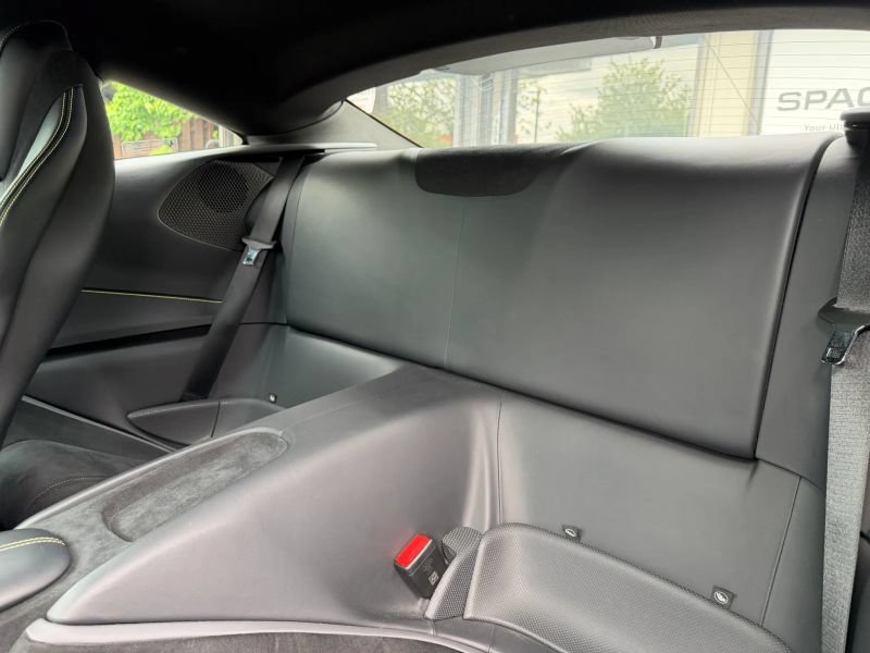 Used 2021 Ferrari Roma RWD image 21