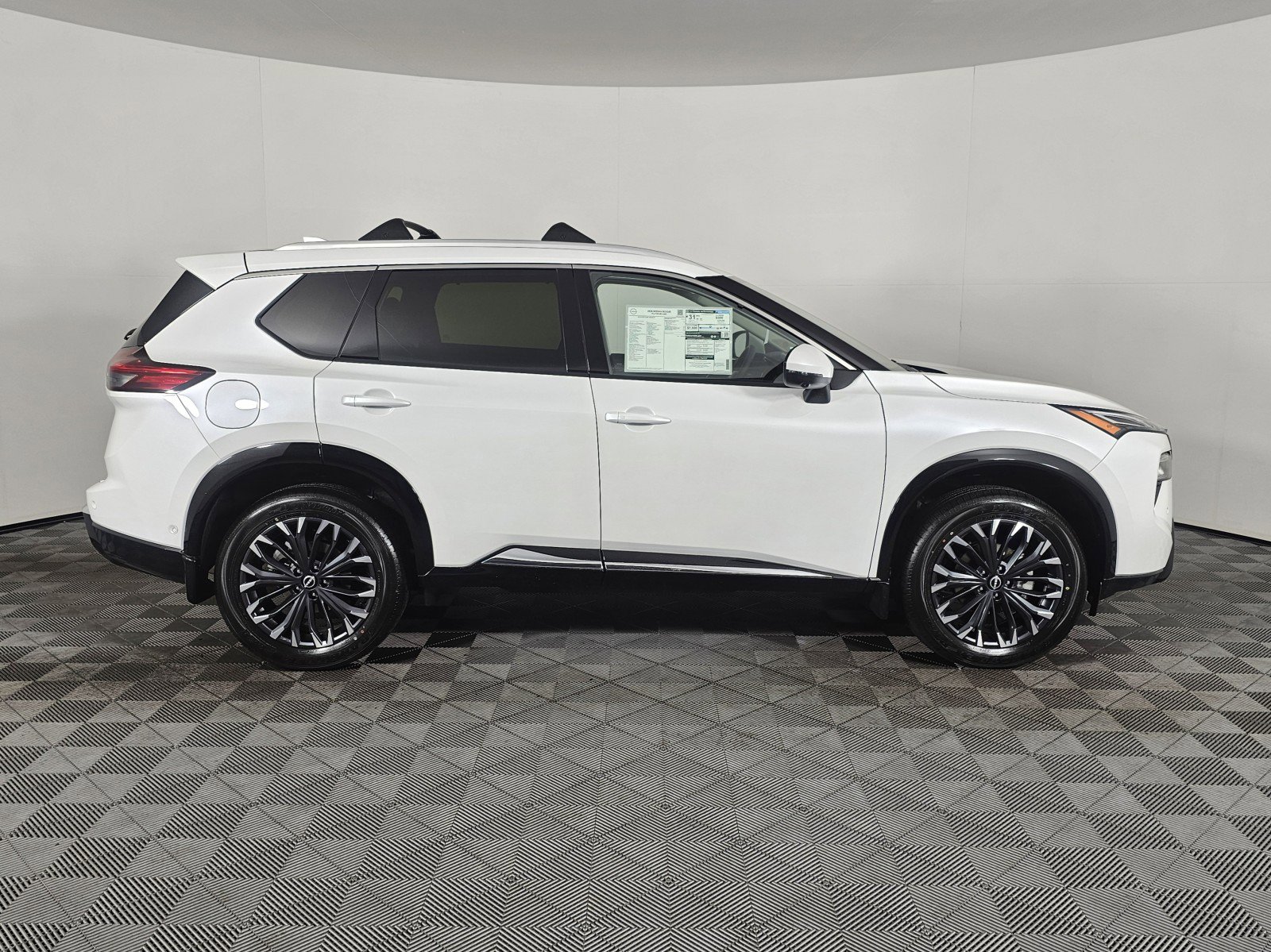 New 2026 Nissan Rogue Platinum image 2