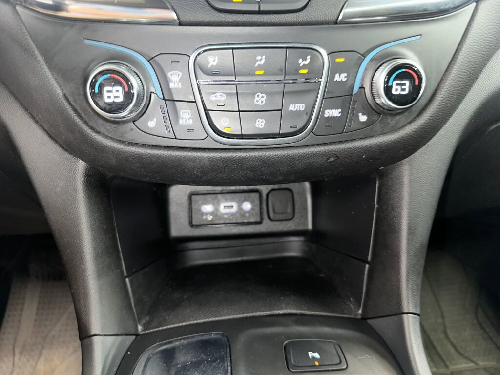 Certified 2024 Chevrolet Equinox LT w/ LPO, Floor Liner Package image 13