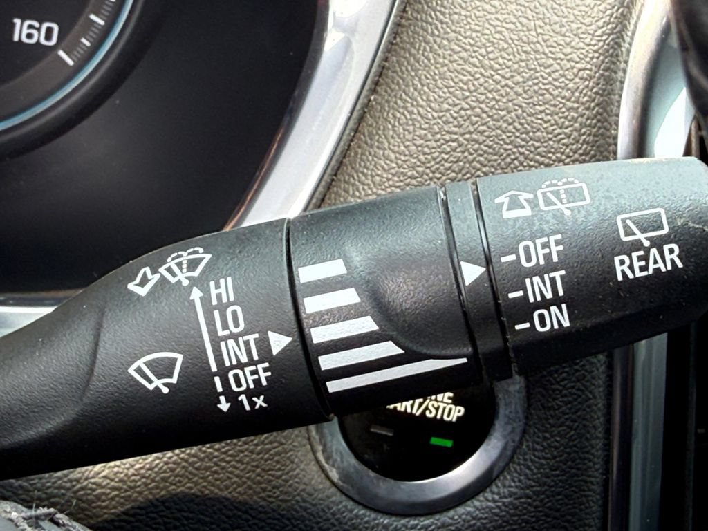 Used 2023 Chevrolet Traverse RS AWD/4WD image 22