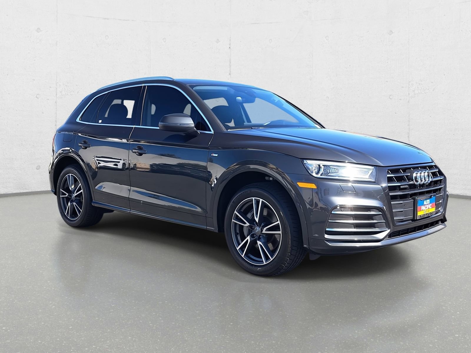 Used 2020 Audi Q5 e Premium w/ Convenience Package image 3