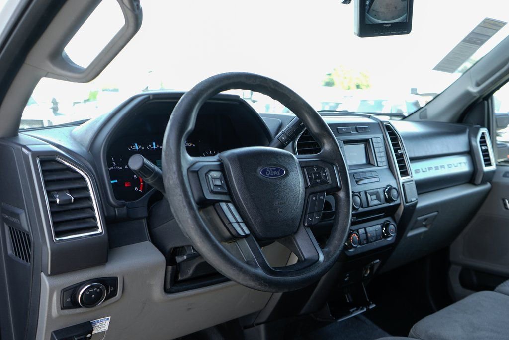 Used 2017 Ford F550 2WD Regular Cab Super Duty image 26