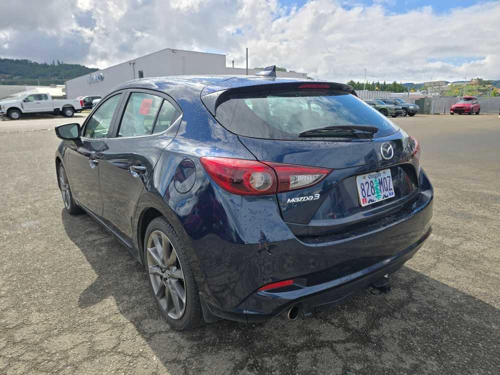 Used 2018 MAZDA MAZDA3 Grand Touring FWD image 16