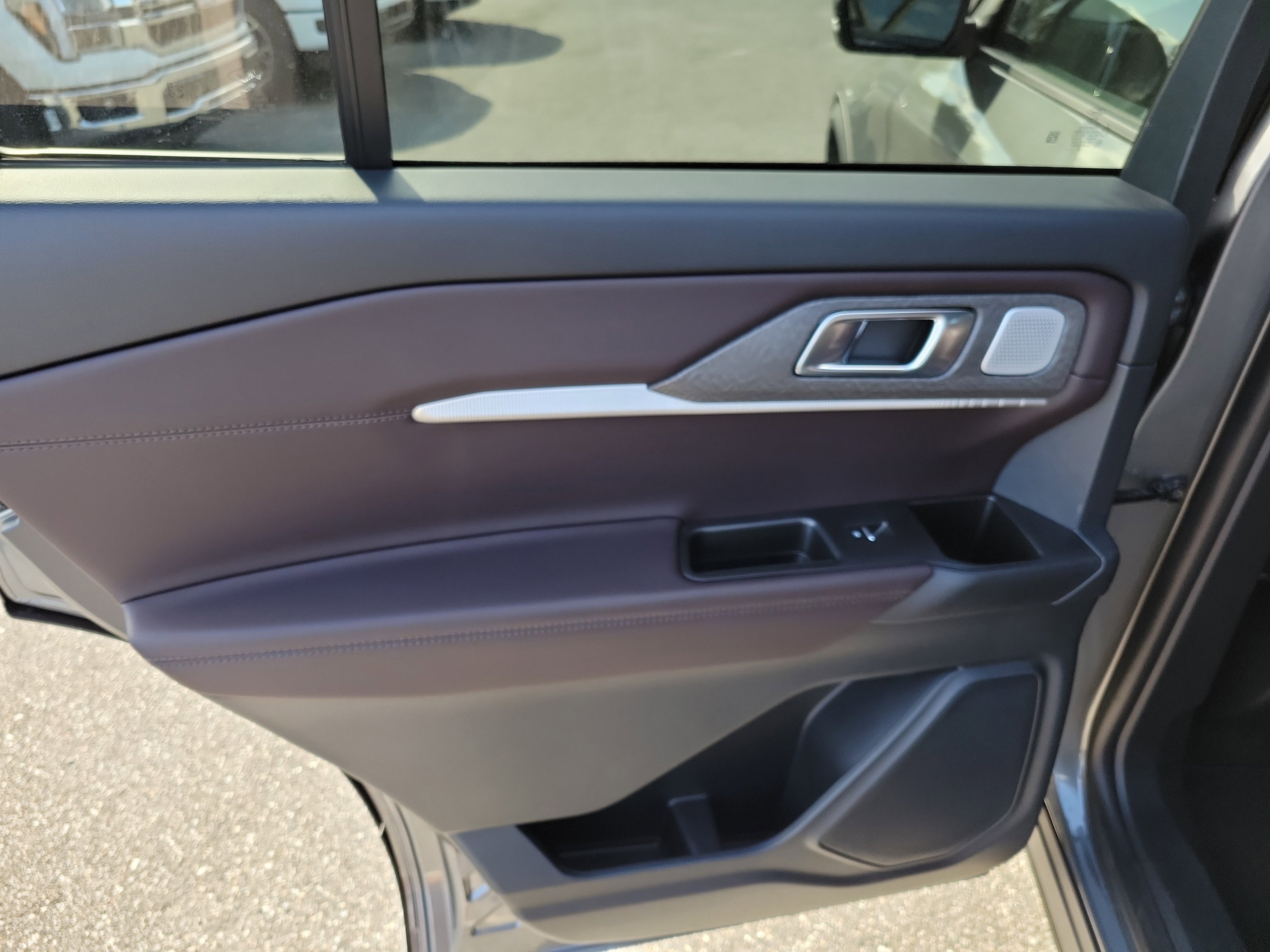 New 2026 Ford Explorer Platinum image 24