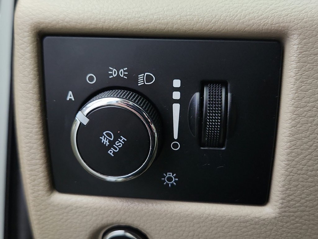 Used 2021 Jeep Grand Cherokee Overland AWD/4WD image 23