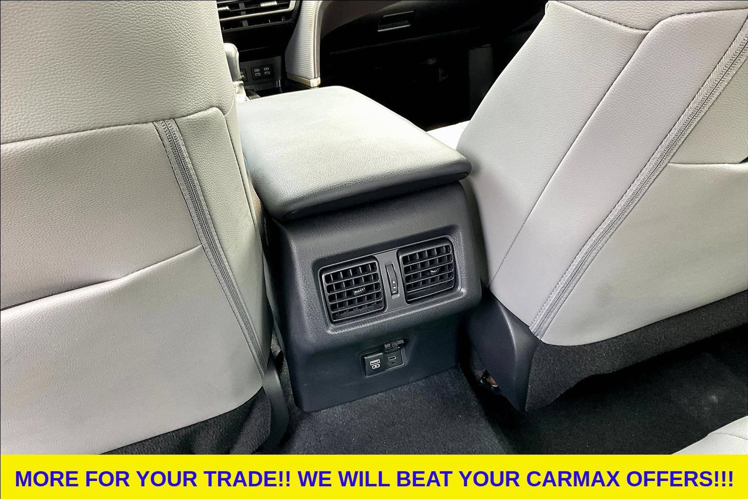 Used 2025 Toyota Camry SE FWD image 9