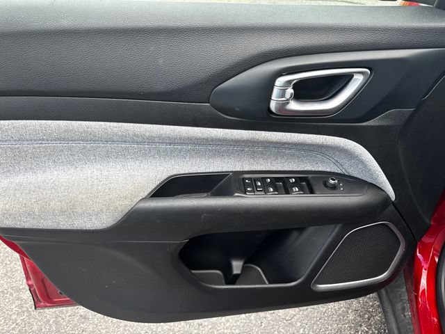Certified 2024 Jeep Compass Latitude AWD/4WD image 20