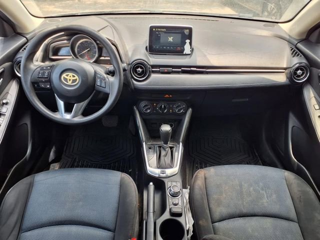 Used 2017 Toyota Yaris iA image 10