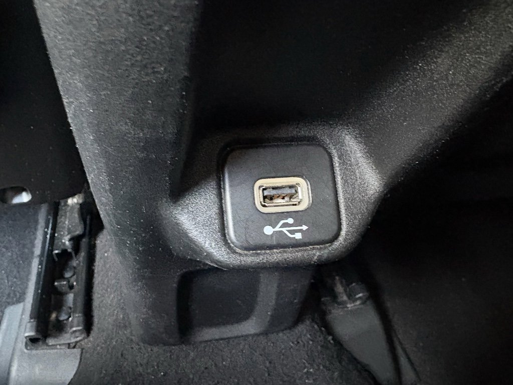 Used 2020 Jeep Renegade Latitude FWD image 24