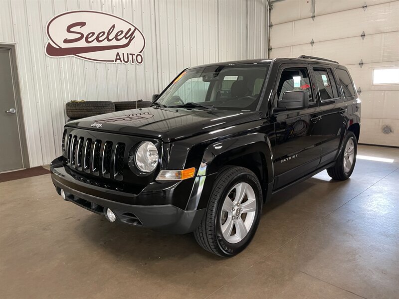 Used 2016 Jeep Patriot Latitude FWD image 2