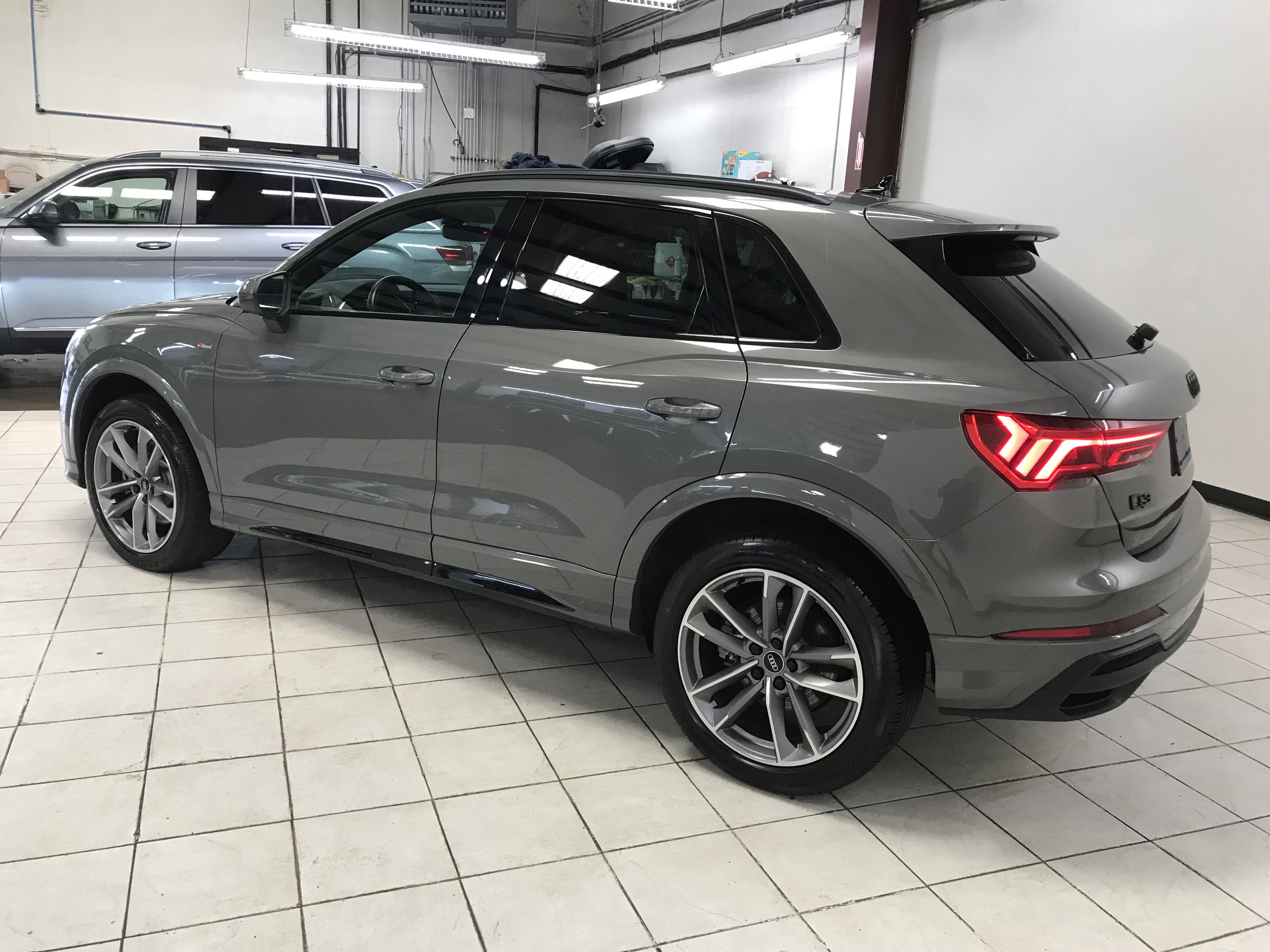 Used 2023 Audi Q3 2.0T Premium Plus w/ Premium Plus Package image 3