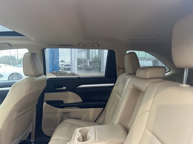 Used 2018 Toyota Highlander XLE image 6