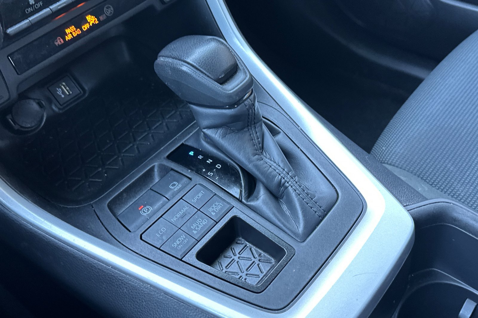 Used 2023 Toyota RAV4 LE image 21