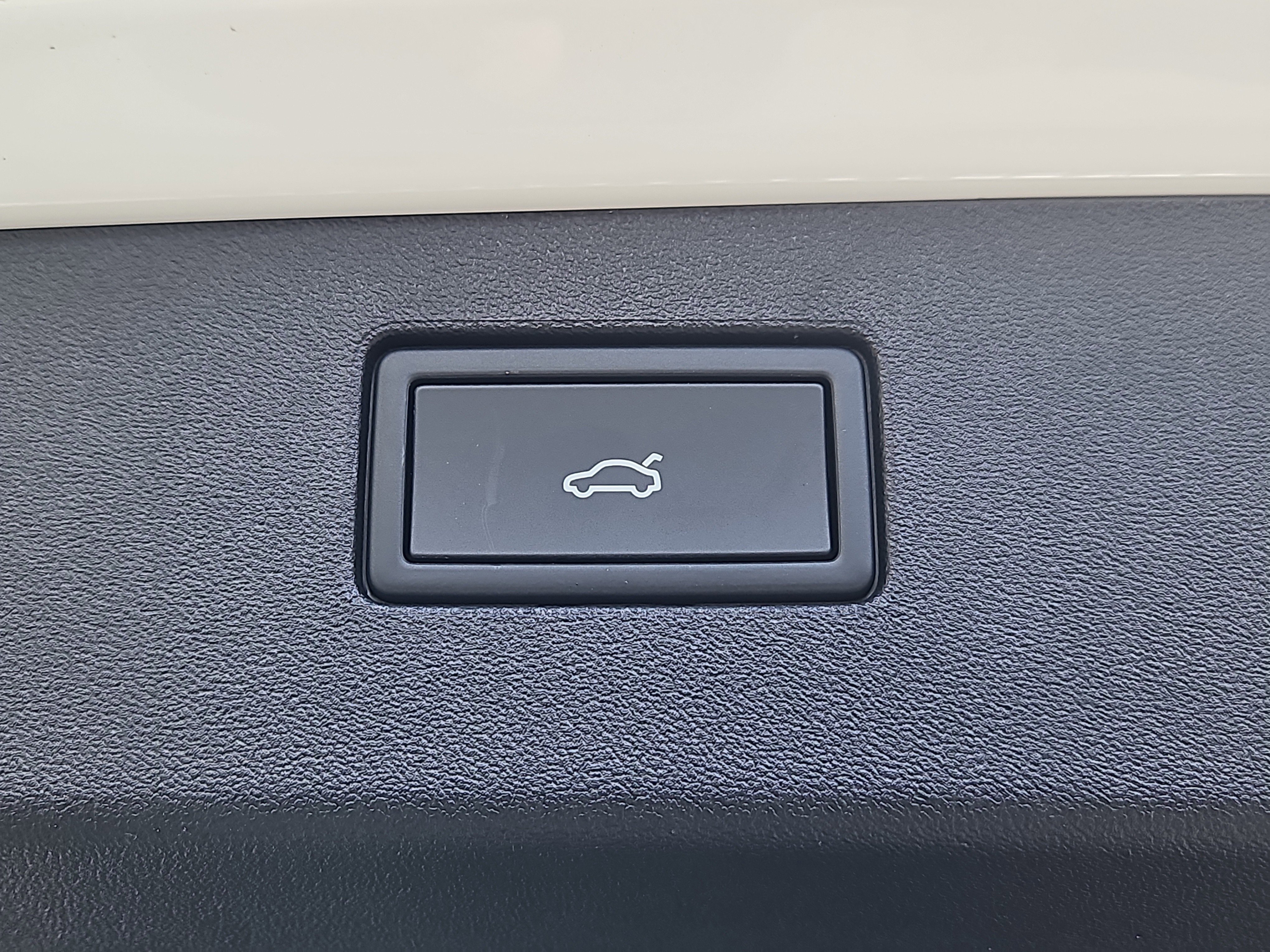 New 2026 Volkswagen Tiguan SE image 11