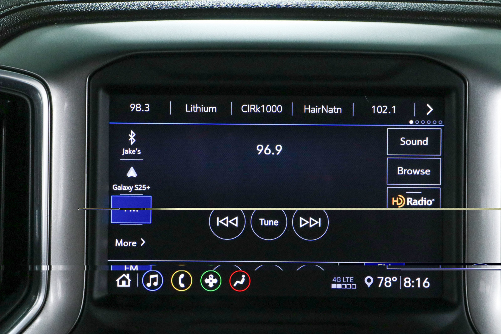 Used 2020 Chevrolet Silverado 1500 LTZ AWD/4WD image 20