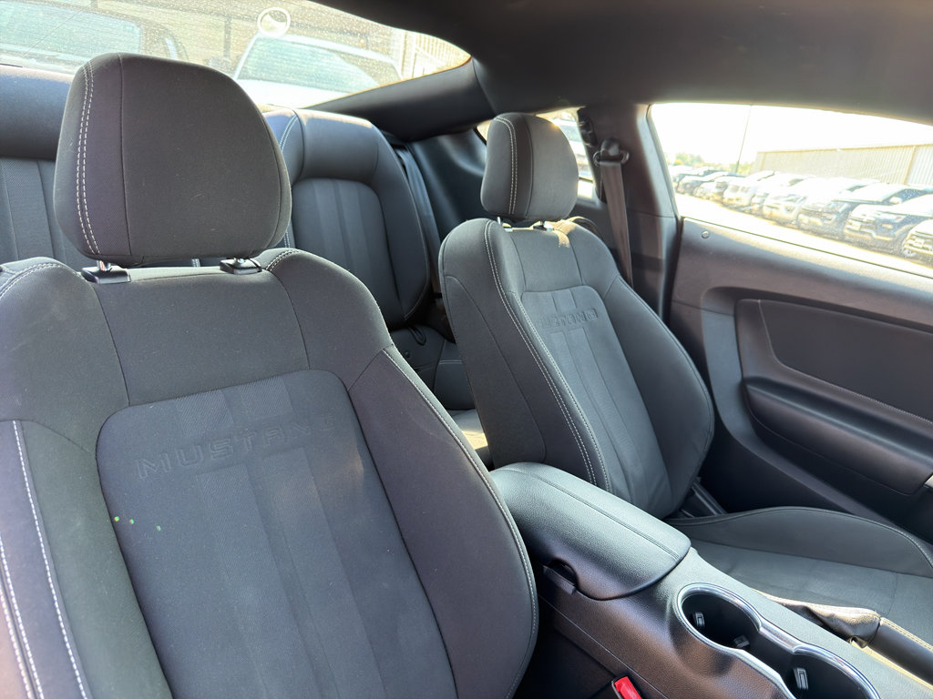 Used 2018 Ford Mustang Coupe RWD image 32