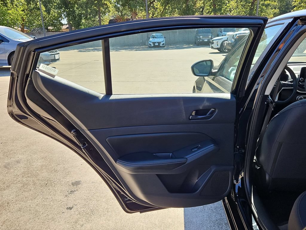 Used 2025 Nissan Altima 2.5 SV FWD image 27