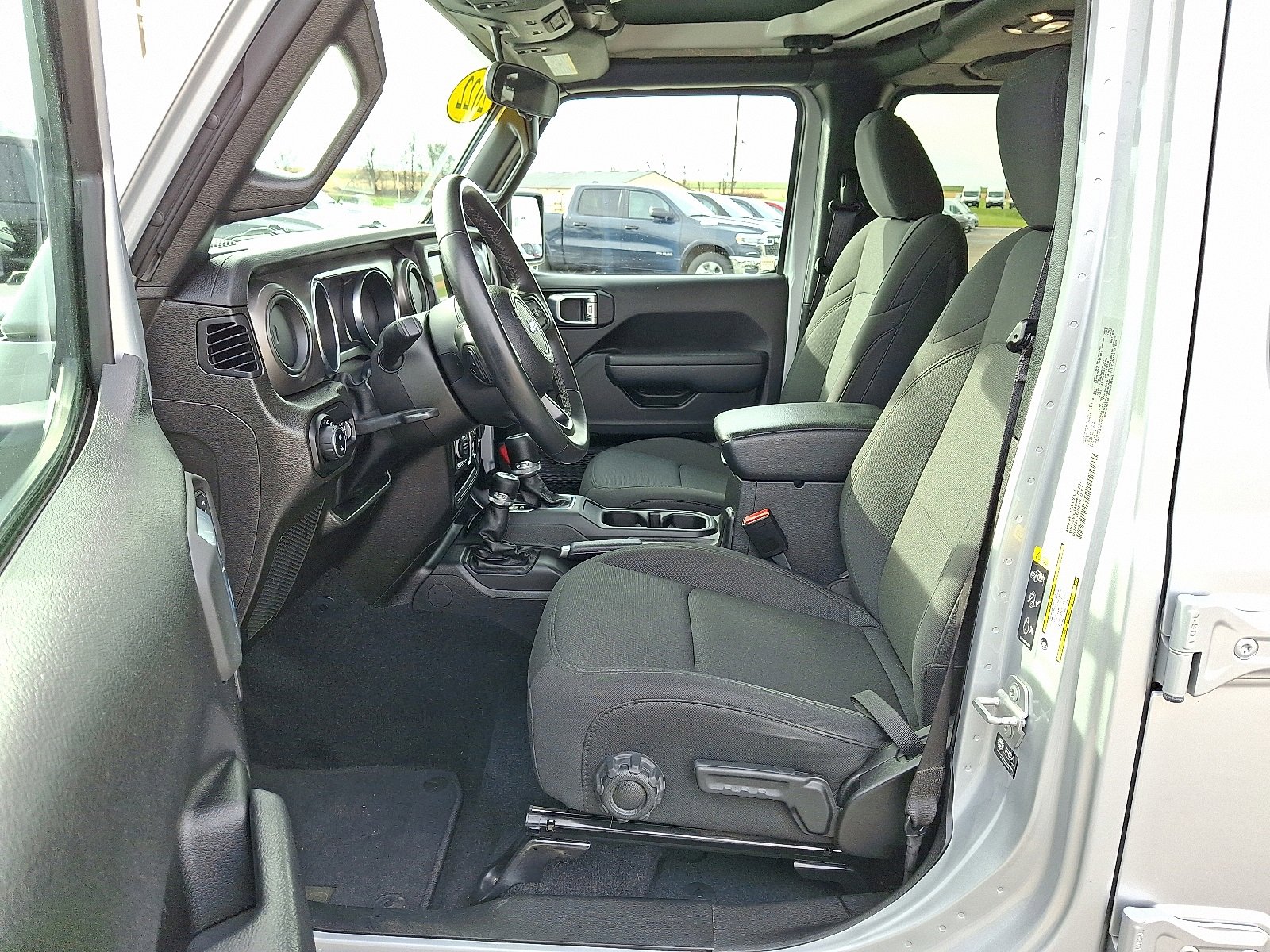 Used 2022 Jeep Gladiator Willys image 15