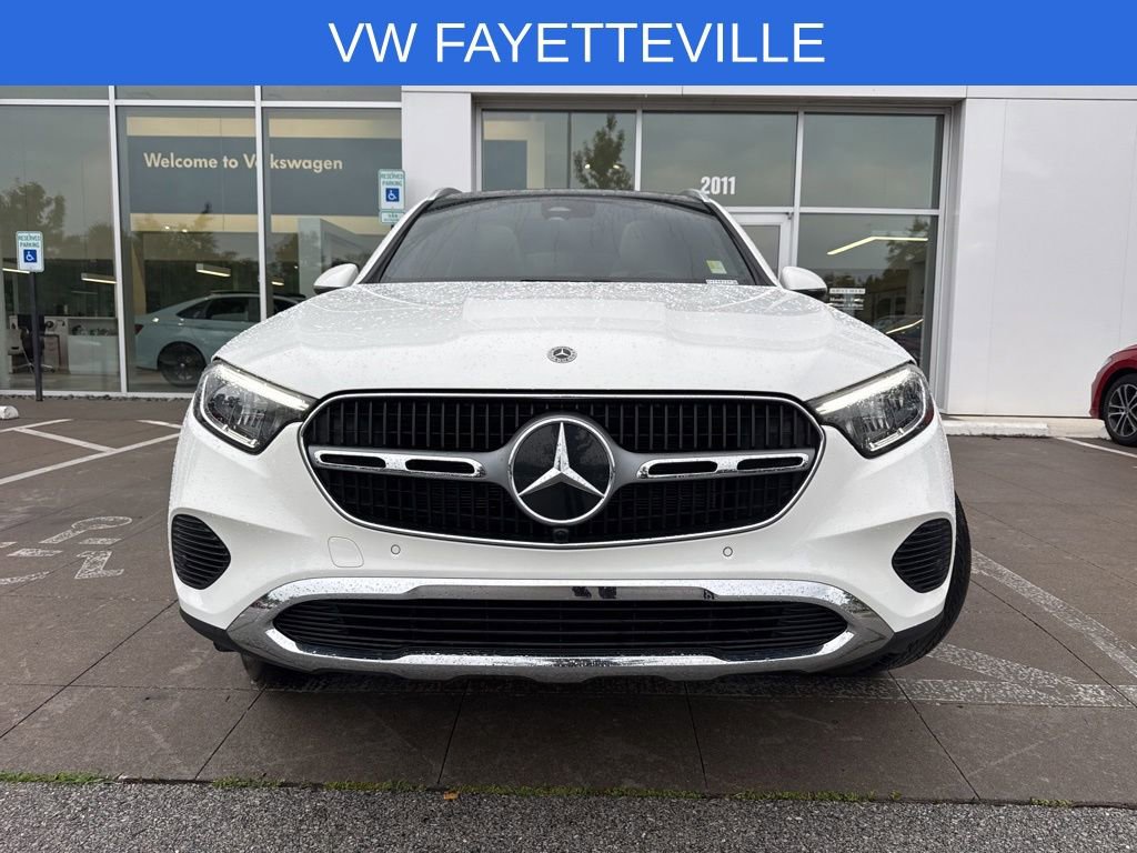 Used 2025 Mercedes-Benz GLC 300 4MATIC image 2