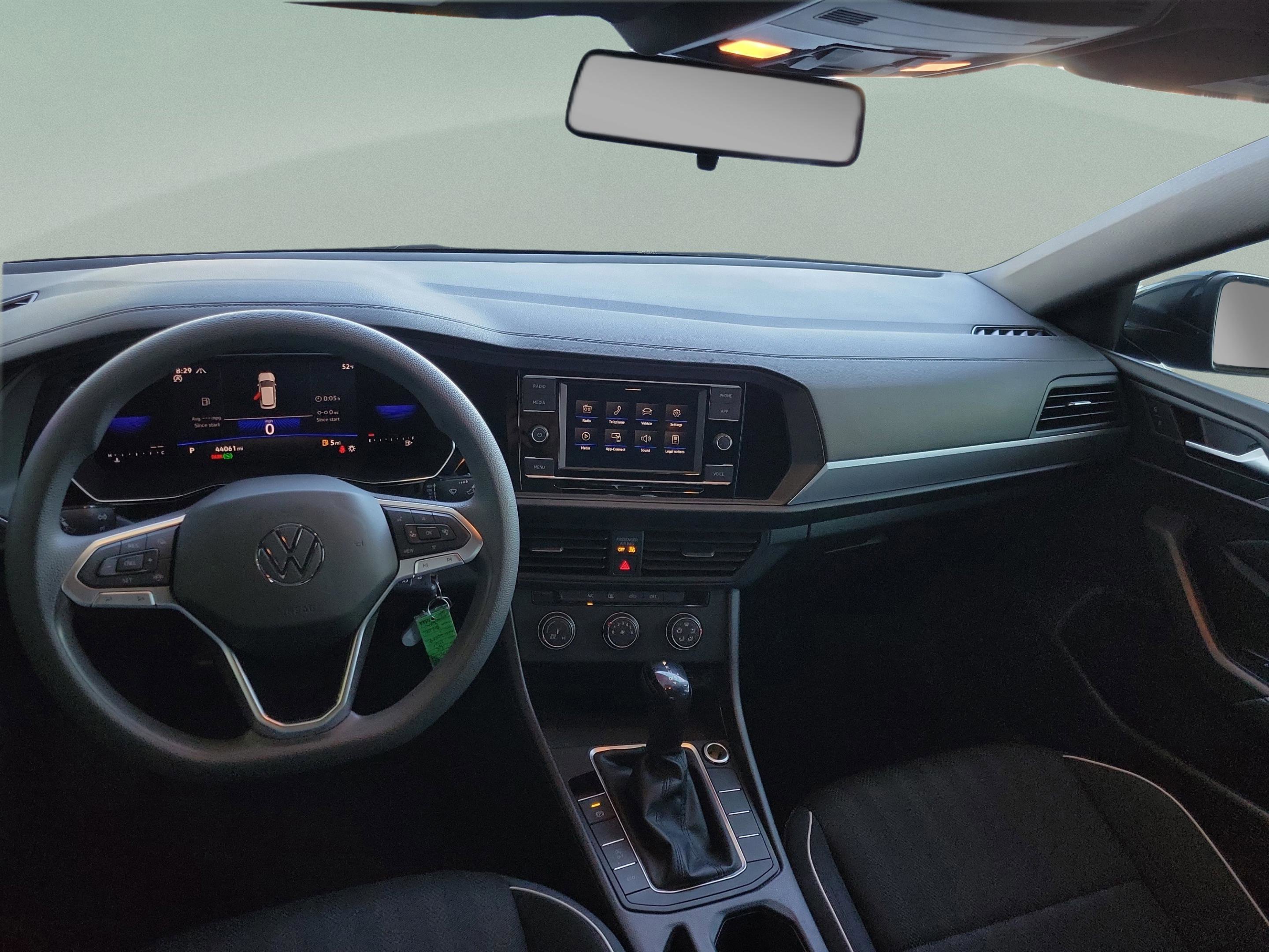 Used 2022 Volkswagen Jetta Sport image 11