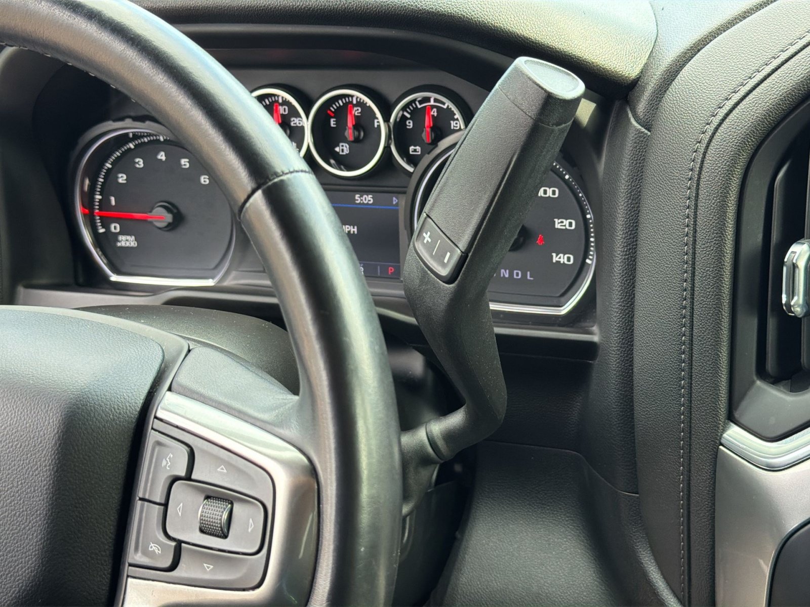 Used 2022 Chevrolet Silverado 1500 LT Trail Boss w/ Convenience Package II AWD/4WD image 22