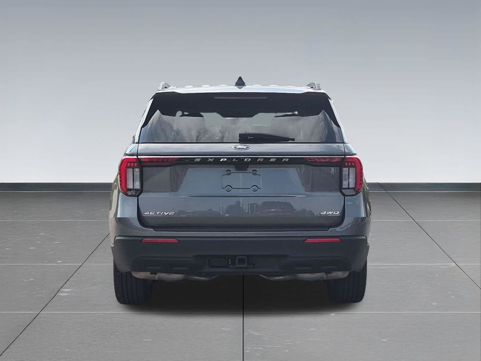 Used 2025 Ford Explorer Active AWD/4WD image 5