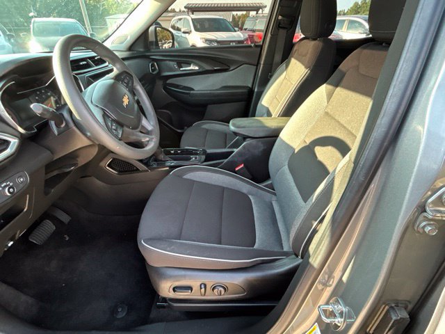 Used 2023 Chevrolet TrailBlazer LT FWD image 9