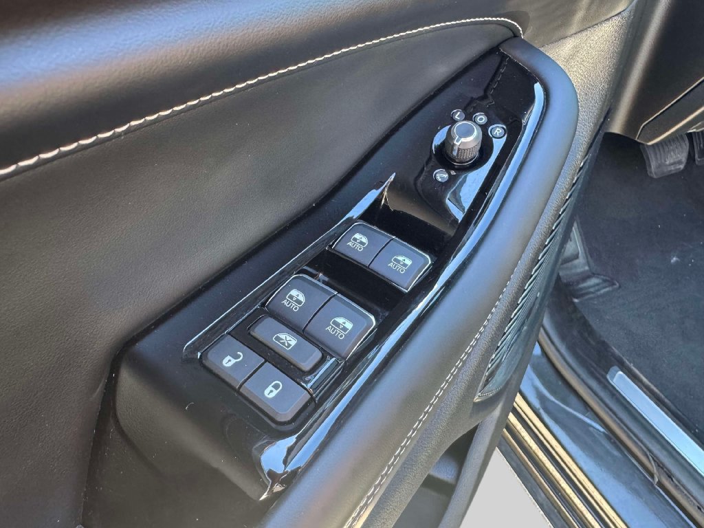 Used 2023 Jeep Grand Cherokee L Overland AWD/4WD image 16