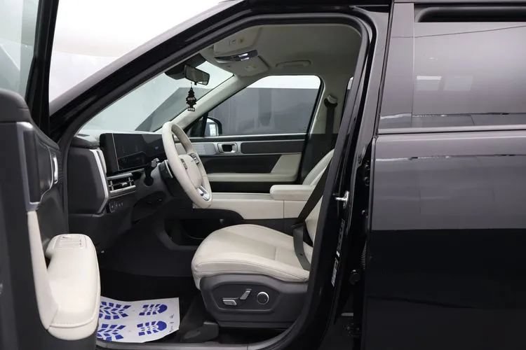 Used 2024 Hyundai Santa Fe SEL FWD image 14