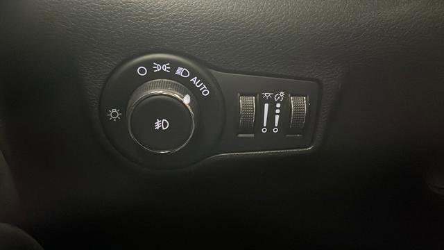 Used 2023 Jeep Compass Altitude w/ Sun and Sound Group image 40