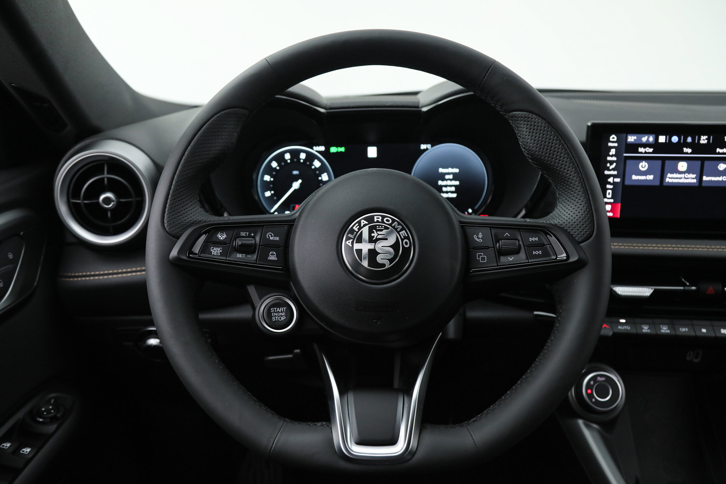 New 2026 Alfa Romeo Tonale Sprint w/ Black Premium Package image 18