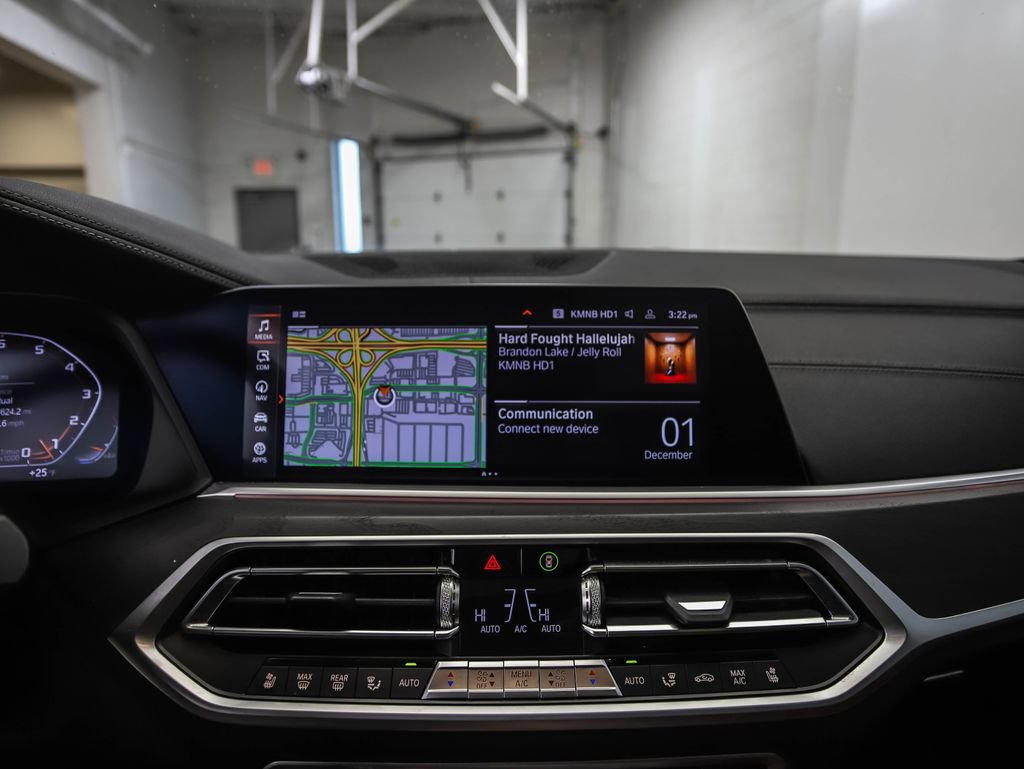 Certified 2022 BMW X7 M50i image 15