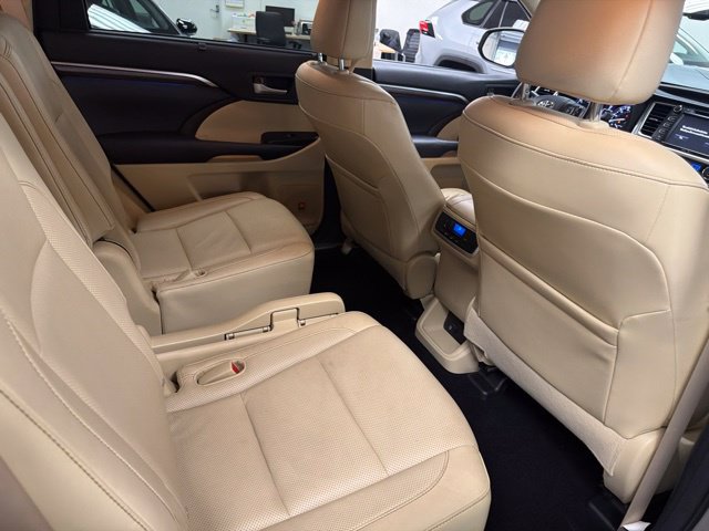 Used 2015 Toyota Highlander Limited AWD/4WD image 12